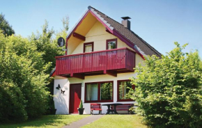 Гостиница Three-Bedroom Holiday home with Lake View in Kirchheim  Kemmerode